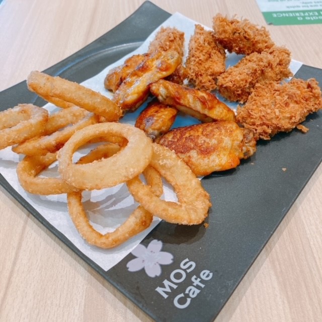 マーライオンの目の前！「モスバーガー＠ワン・フラートン店」 | JCB